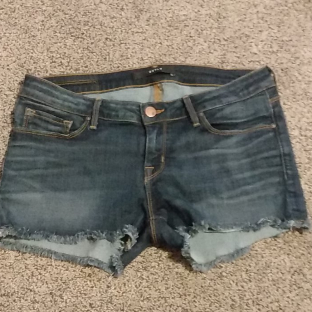 Dstld low rise cut of shorts